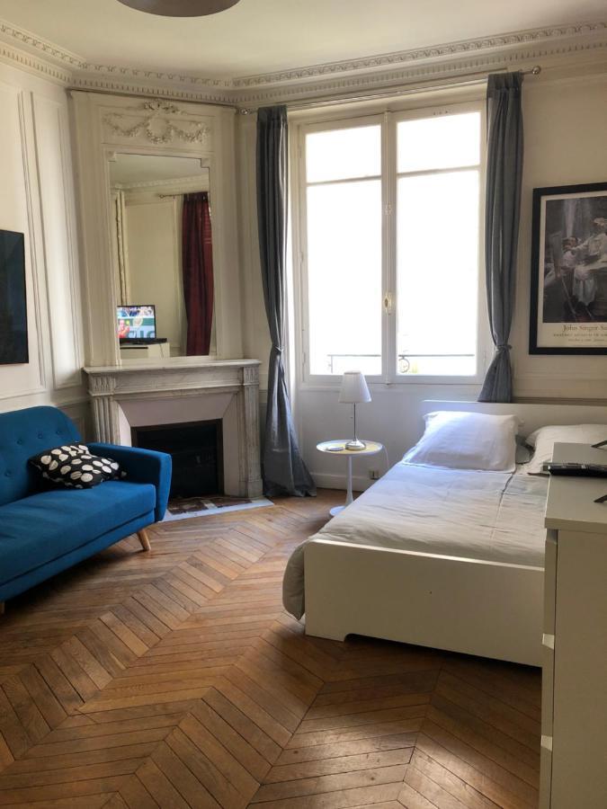 A Pres Du Pont Mirabeau Et Tour Eiffel Appartement *