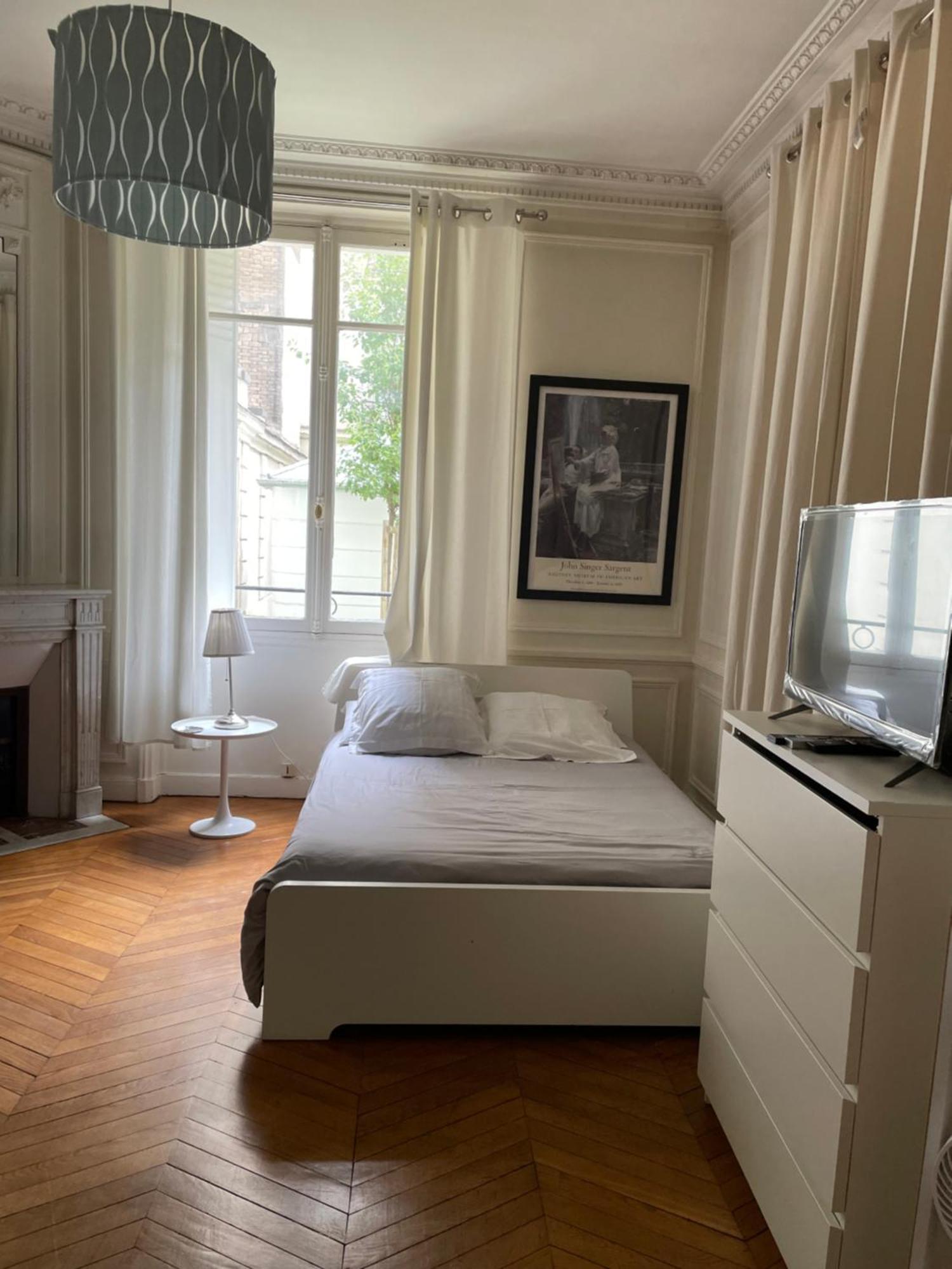 A Pres Du Pont Mirabeau Et Tour Eiffel Appartement *